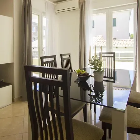 Seaside With A Swimming Pool Okrug Gornji, Ciovo - 5960 * Traù