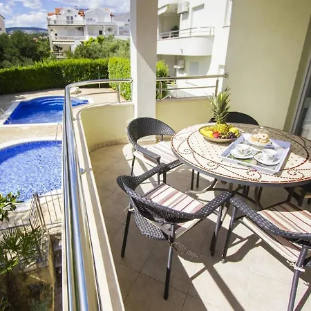 Seaside With A Swimming Pool Okrug Gornji, Ciovo - 5960