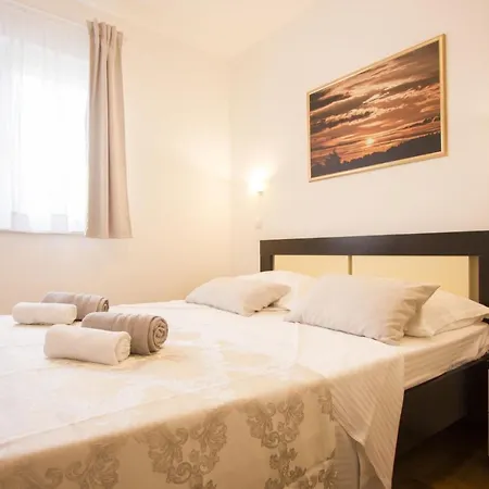 Seaside With A Swimming Pool Okrug Gornji, Ciovo - 5960 Apartament Trogir