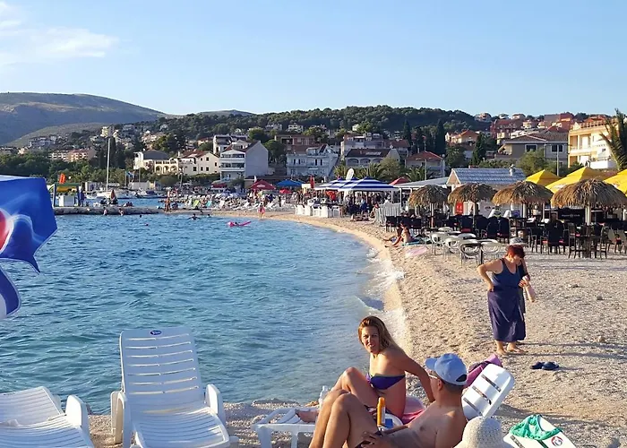 Seaside With A Swimming Pool Okrug Gornji, Ciovo - 5960 * 特罗吉尔