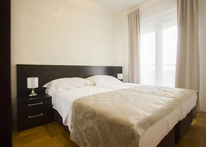 Seaside With A Swimming Pool Okrug Gornji, Ciovo - 5960 特罗吉尔