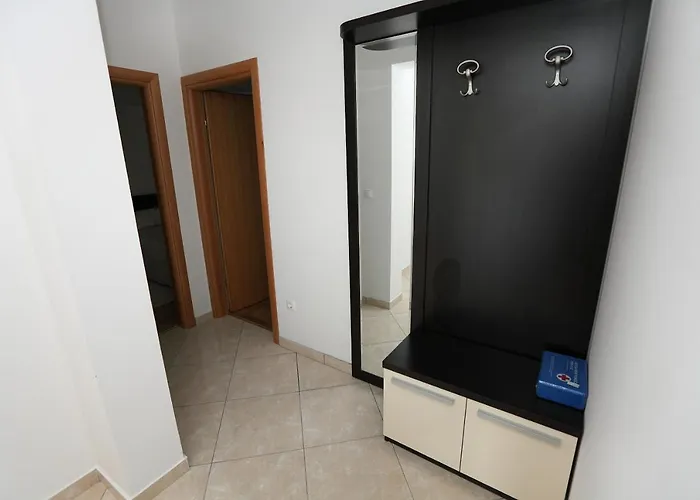 Seaside With A Swimming Pool Okrug Gornji, Ciovo - 5960 * 特罗吉尔